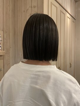 エイミーバイアフロート(amie by afloat) 切りっぱなしボブ