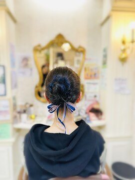 美容室 ティンカーベル お団子ヘア