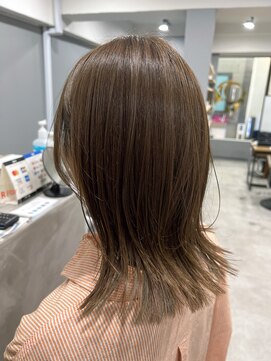 エモー(MoH) オリーブベージュ/ブリーチなしダブルカラー/レイヤーボブ