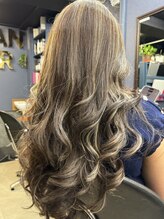 ライサンヘアネパール(Raisan Hair Nepal) ロングハイライトカラー