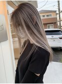 ホワイトベージュバレイヤージュ