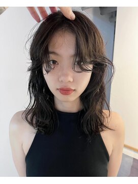 ナヌーク ダイカンヤマ(nanuk daikanyama) レイヤーミディアムのニュアンスパーマ