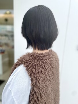 赤みを抑えた、上品ボブレイヤー