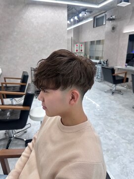 メンズサロン キング 心斎橋店(Men’s salon K!ng) メンズカット/ブリーチ/ニュアンスパーマ/メンズハイライト/眉毛