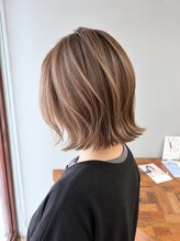ヘア ユニック(HAIR UNIQUE) 大人のくびれボブ×透明感ベージュ|30代40代におすすめ