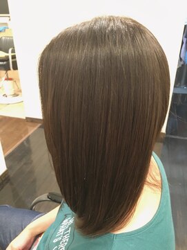 フェリーク ウジヤマダ(feerique UJIYAMADA) ナチュラルアッシュホワイトインナーカラー