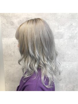 キャラ シャローネ 池袋(Chara Chalone) ホワイトブロンドスタイル【池袋東口/岸雄一】