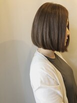 イーナ(iina)&nbsp;ROKUROKU 井上☆美シルエットなワンレングスボブ