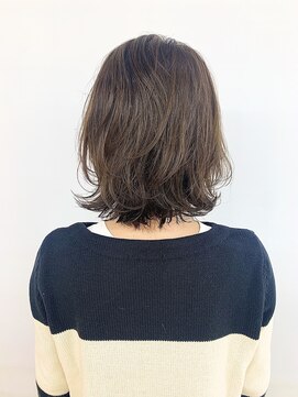 クオリス 上板橋店(QUALIS) 20代30代◎ウルフレイヤー/外ハネ/くびれ/オリーブグレージュ