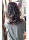 くびれヘアスタイル　ウルフレイヤー