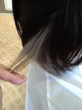 クララ ヒタチナカ(CLALA Hitachinaka) 20代30代◎　インナーカラー×シルバー