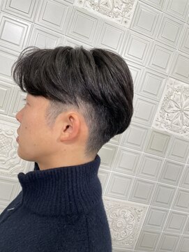 トリエラ(TRIELA) 刈り上げセンターパート