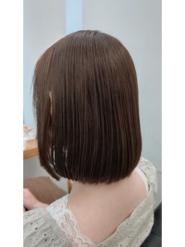  リュクスバトーバイトリコ 船橋南口店(Luxe BATEAU by tricot) ぱつっとボブ