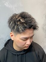 ワールドシップモトマチ(WORLD SHIP MOTOMACHI)&nbsp;ツイストパーマ　メッシュカラー　アップバング