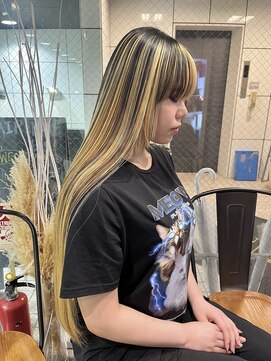 ヘアーアンドメイク ビス(HAIR&MAKE bis) ブリーチ◎ブラック×抜きっぱなしインナーカラー☆【多田華歌】