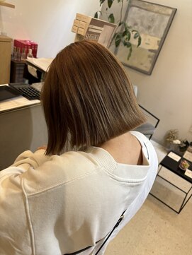 ジエクト ヴィシア(The Ect VIXIA) 切りっぱなし　オリーブベージュ　ダブルカラー　外ハネボブ