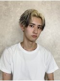 無造作センターパート×ハイトーンカラー