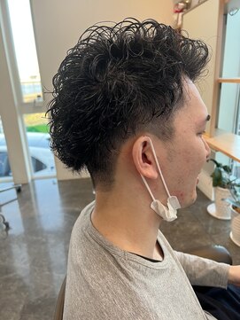 ア ドリームアップスタジオ レストアール(A DREAM UP STUDIO restR) メンズパーマ