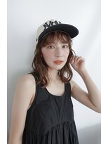 ゆったりカールのミディアムパーマ