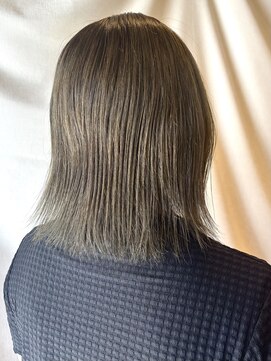 ココカラヘアー ニコ(cococara hair nico) ブリーチ/ハイトーン/オリーブ/ダブルカラー/ボブ