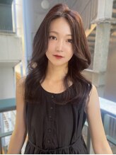 エイム(AiM) レイヤーカット 顔周りレイヤー 前髪カット 透明感カラー 20代