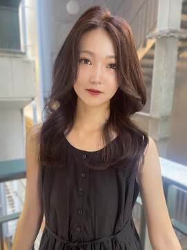 エイム(AiM) レイヤーカット 顔周りレイヤー 前髪カット 透明感カラー 20代