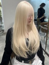 ネハス(nehus.)&nbsp;ブロンド/抜きっぱなし/ブリーチ/レイヤーカット/ウルフカット