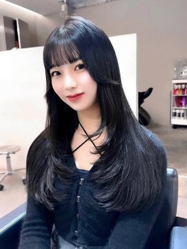 エル バイ アンキシム(elu by AHNKISM) 韓国風レイヤーカット顔まわりくびれワンホンヘア心斎橋