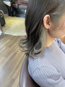 ミーツ meets+ 【インナーカラー】シルバーで大人coolな印象に♪