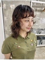 イン(in.) 【小顔・顔まわり】ウルフパーマ/癖っ毛風