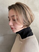 ハイトーンクールショートボブ