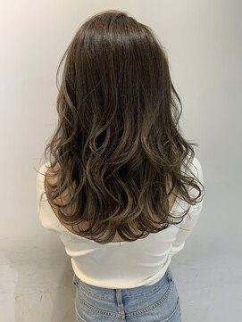 リバレッジ 広尾(Leverage) ダークグレージュ外ハネミディアム【広尾/恵比寿】担当:大住