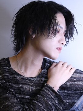 コンフィデンス メンズヘアー(confidence MEN'S HAIR) ミディアムスパイラルパーマセンターパート