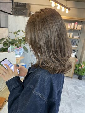 ラテ ヘア リリィ(latte hair lily) 大人可愛い/ミルクティーベージュ