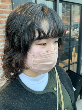 オーガニック アトリエ 大宮(organic+atelier) 30代40代ミディアムウルフ前髪パーマくびれひし形抜け感