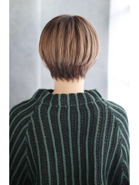 ミラー プラス エヌ(MIRROR+n) 20代30代40代　きっかけをくれるショート【宝塚】