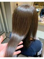 カミケンガレリア(kamiken. galleria)&nbsp;まとまる艶髪なめらか美髪ストレート上品【カミケンガレリア】