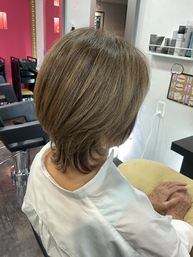 ガネーシャ(Ganes'a) 白髪ぼかし+ウルフヘアー