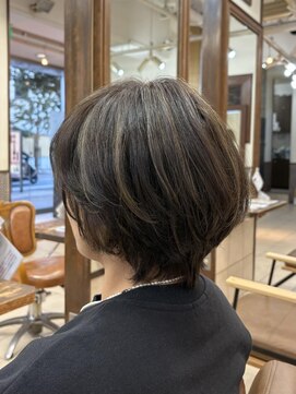 クアトロ グランシュ 川崎店(QUATRO × GranCieux) 赤みを抑えた白髪ぼかしハイライト