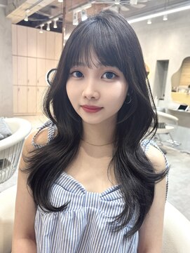 グロー 大宮(GLROW) ミディアムレイヤー 顔まわりカット くびれ巻き グレージュ