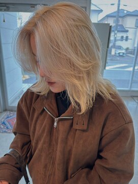 ブリーチカラーハイトーンこなれミディ顔周りカット