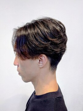 リュウセイ(RYUSEI) センターパートニュアンスパーマ