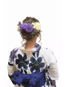 ヌイ(Nui) ふわふわシニヨン