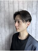 メンズツーブロック　センターパート　刈り上げ