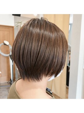アトリエブルー38(atelier blue 38) 大人ショートボブ