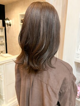 キャアリー(Caary) 福山市caary人気愛されカラー/アッシュブラウン/レイヤーカット