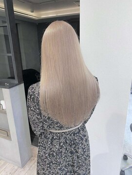 ルーブ トウキョウ(Loob. TOKYO) ハイトーンミルクティーカラー【韓国風、池袋、ケアブリーチ】