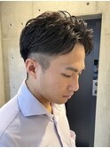 ビジネスヘア　七三　刈り上げ　ツーブロック　ニュアンスパーマ
