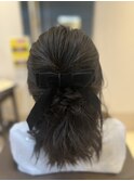 ゆるふわウェーブ♪10代20代成人式卒業式ハーフアップ黒髪リボン