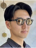 センターパートスパイラルパーマツーブロック刈り上げメンズヘア